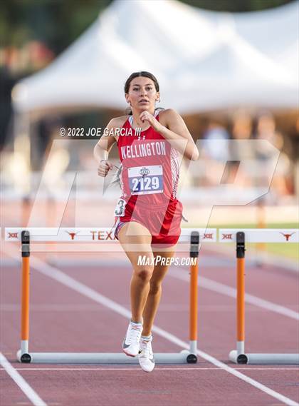 Thumbnail 3 in UIL 2A Girls State Track Meet photogallery.