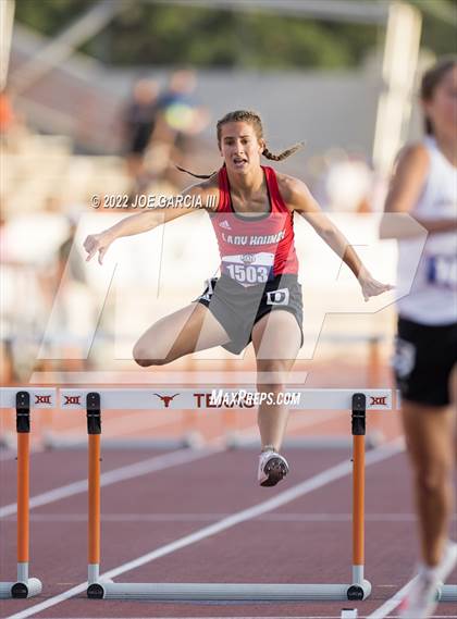 Thumbnail 2 in UIL 2A Girls State Track Meet photogallery.