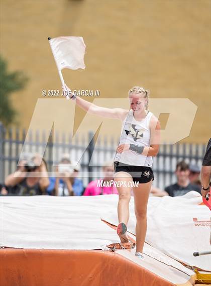 Thumbnail 3 in UIL 2A Girls State Track Meet photogallery.
