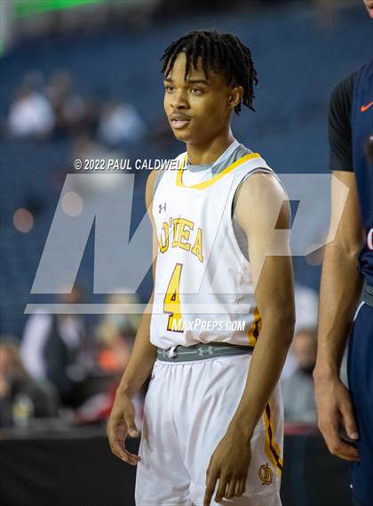 Thumbnail 2 in Eastside Catholic vs. O'Dea (WIAA 3A Round 1 State Playoff)  photogallery.