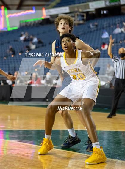 Thumbnail 2 in Eastside Catholic vs. O'Dea (WIAA 3A Round 1 State Playoff)  photogallery.