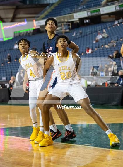 Thumbnail 3 in Eastside Catholic vs. O'Dea (WIAA 3A Round 1 State Playoff)  photogallery.