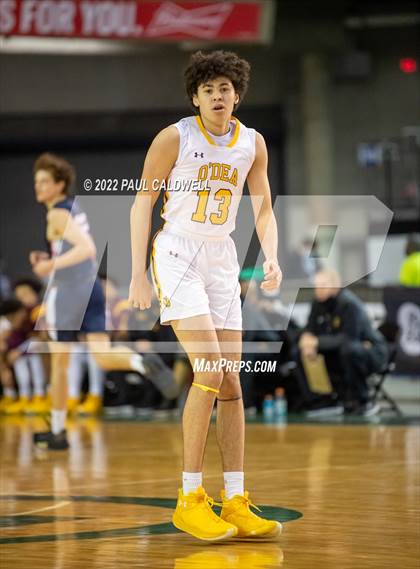 Thumbnail 3 in Eastside Catholic vs. O'Dea (WIAA 3A Round 1 State Playoff)  photogallery.