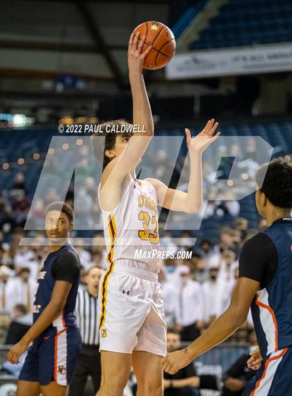Thumbnail 2 in Eastside Catholic vs. O'Dea (WIAA 3A Round 1 State Playoff)  photogallery.