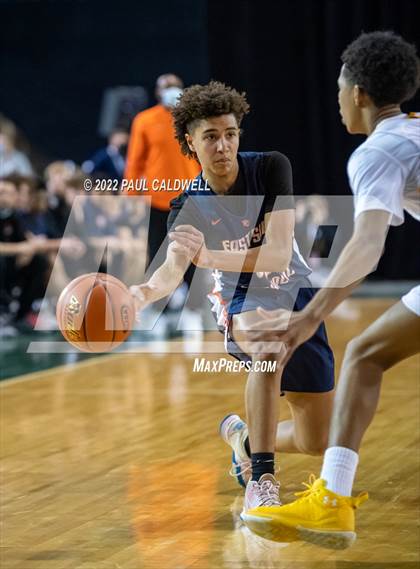 Thumbnail 3 in Eastside Catholic vs. O'Dea (WIAA 3A Round 1 State Playoff)  photogallery.