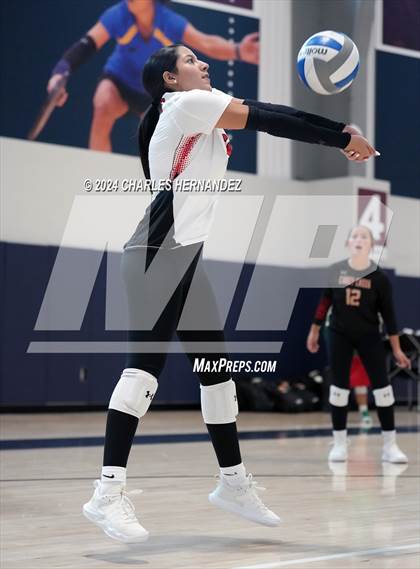 Thumbnail 2 in Cypress Creek vs. Caney Creek (Legends Invitational) photogallery.