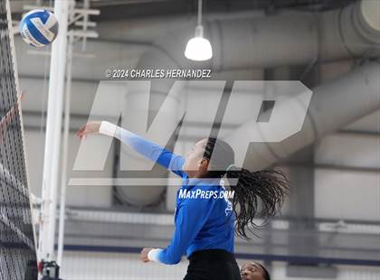 Thumbnail 3 in Cypress Creek vs. Caney Creek (Legends Invitational) photogallery.