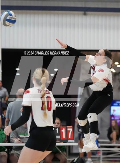 Thumbnail 3 in Cypress Creek vs. Caney Creek (Legends Invitational) photogallery.