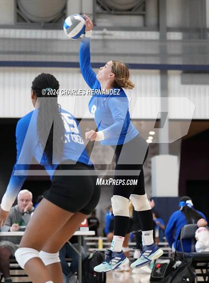 Thumbnail 1 in Cypress Creek vs. Caney Creek (Legends Invitational) photogallery.