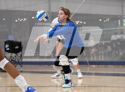 Thumbnail 1 in Cypress Creek vs. Caney Creek (Legends Invitational) photogallery.