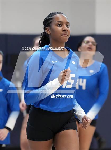 Thumbnail 2 in Cypress Creek vs. Caney Creek (Legends Invitational) photogallery.