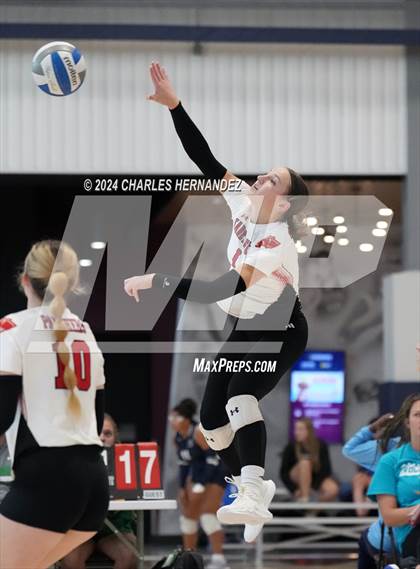 Thumbnail 2 in Cypress Creek vs. Caney Creek (Legends Invitational) photogallery.