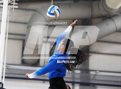 Thumbnail 3 in Cypress Creek vs. Caney Creek (Legends Invitational) photogallery.