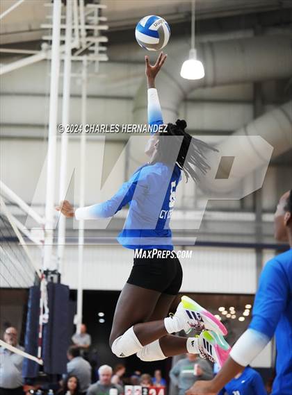 Thumbnail 2 in Cypress Creek vs. Caney Creek (Legends Invitational) photogallery.