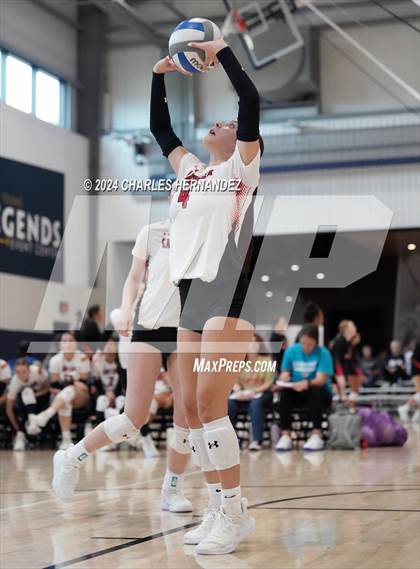 Thumbnail 2 in Cypress Creek vs. Caney Creek (Legends Invitational) photogallery.