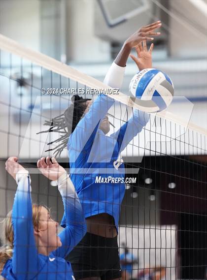 Thumbnail 3 in Cypress Creek vs. Caney Creek (Legends Invitational) photogallery.