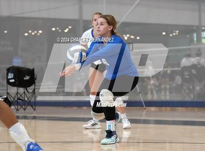 Thumbnail 3 in Cypress Creek vs. Caney Creek (Legends Invitational) photogallery.