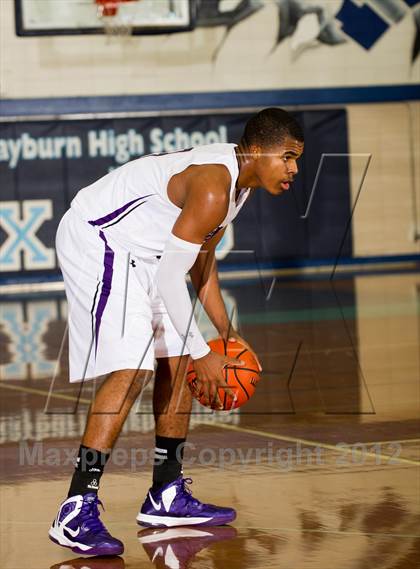 Thumbnail 1 in College Park vs. Humble (McDonald's Texas Invitational) photogallery.