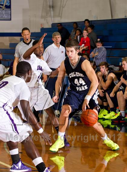 Thumbnail 2 in College Park vs. Humble (McDonald's Texas Invitational) photogallery.