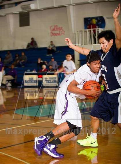 Thumbnail 3 in College Park vs. Humble (McDonald's Texas Invitational) photogallery.