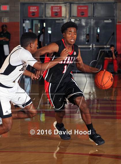 Thumbnail 1 in Servite vs. Ayala (Nike Extravaganza) photogallery.