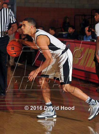 Thumbnail 1 in Servite vs. Ayala (Nike Extravaganza) photogallery.