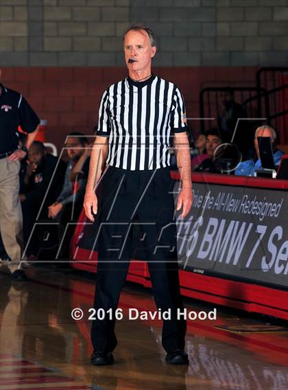 Thumbnail 3 in Servite vs. Ayala (Nike Extravaganza) photogallery.