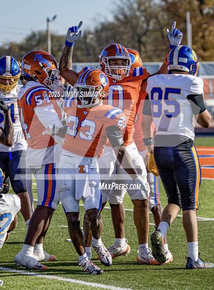 Thumbnail 2 in East St. Louis vs Chicago Simeon (IHSA 6A Quarterfinal) photogallery.