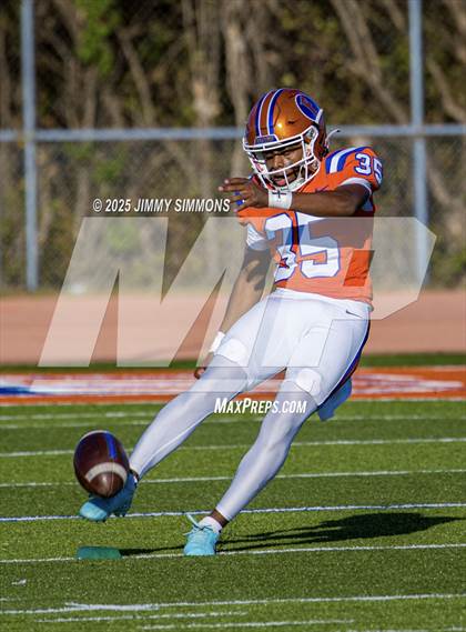 Thumbnail 3 in East St. Louis vs Chicago Simeon (IHSA 6A Quarterfinal) photogallery.