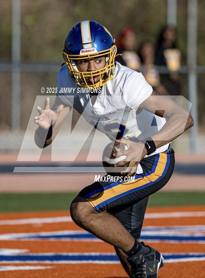 Thumbnail 1 in East St. Louis vs Chicago Simeon (IHSA 6A Quarterfinal) photogallery.