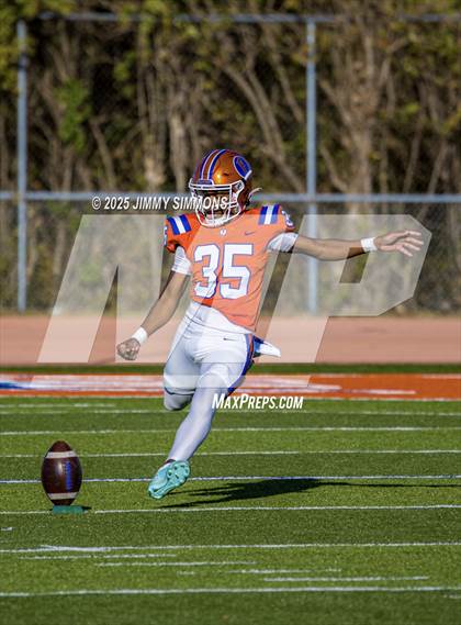 Thumbnail 2 in East St. Louis vs Chicago Simeon (IHSA 6A Quarterfinal) photogallery.
