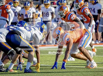 Thumbnail 3 in East St. Louis vs Chicago Simeon (IHSA 6A Quarterfinal) photogallery.