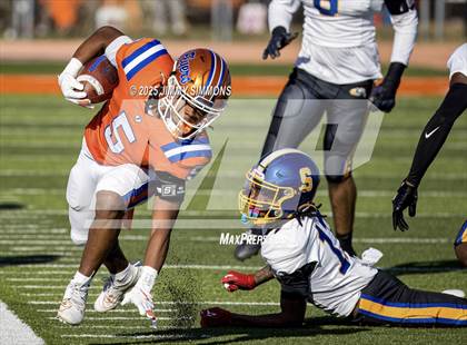 Thumbnail 2 in East St. Louis vs Chicago Simeon (IHSA 6A Quarterfinals) photogallery.