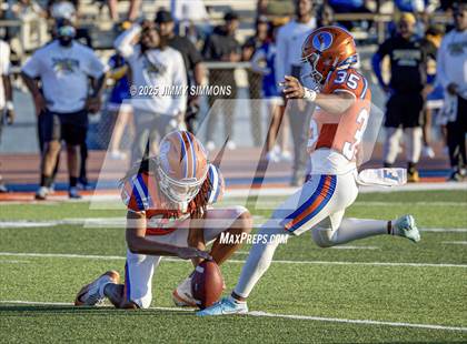 Thumbnail 2 in East St. Louis vs Chicago Simeon (IHSA 6A Quarterfinal) photogallery.