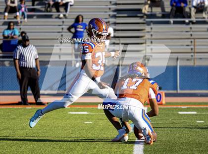 Thumbnail 2 in East St. Louis vs Chicago Simeon (IHSA 6A Quarterfinal) photogallery.