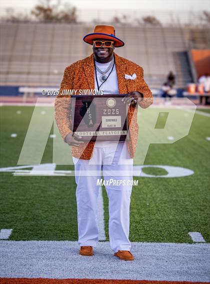 Thumbnail 1 in East St. Louis vs Chicago Simeon (IHSA 6A Quarterfinal) photogallery.