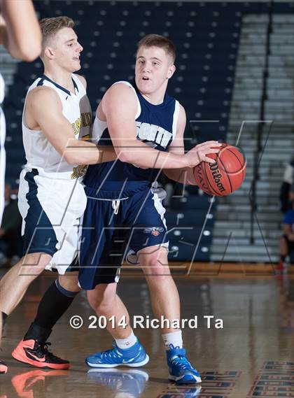 Thumbnail 1 in Middletown South vs Toms River North (WOBM Christmas Classic) photogallery.
