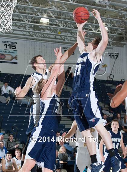 Thumbnail 1 in Middletown South vs Toms River North (WOBM Christmas Classic) photogallery.