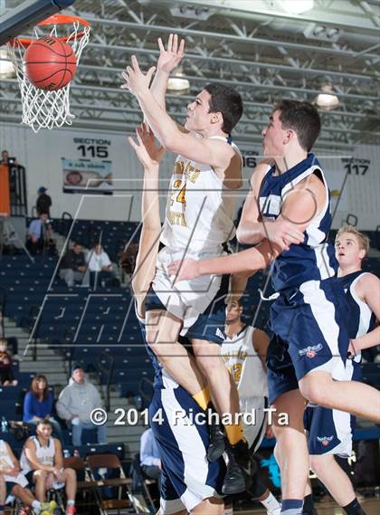 Thumbnail 2 in Middletown South vs Toms River North (WOBM Christmas Classic) photogallery.