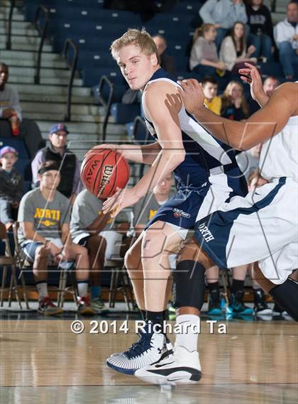 Thumbnail 2 in Middletown South vs Toms River North (WOBM Christmas Classic) photogallery.