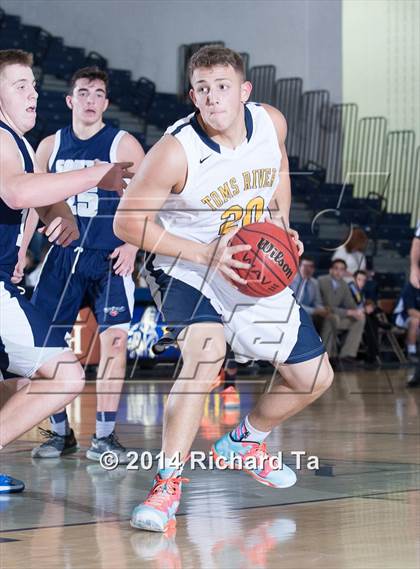 Thumbnail 3 in Middletown South vs Toms River North (WOBM Christmas Classic) photogallery.
