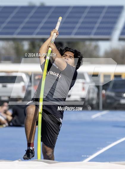 Thumbnail 3 in Orland Invitational photogallery.