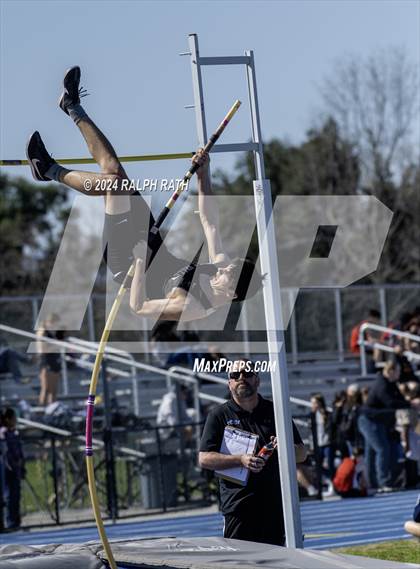 Thumbnail 3 in Orland Invitational photogallery.