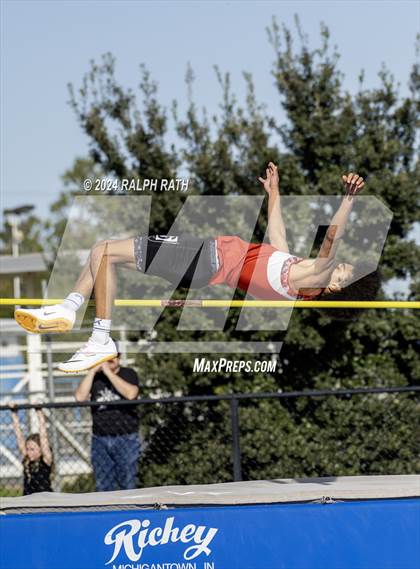Thumbnail 3 in Orland Invitational photogallery.