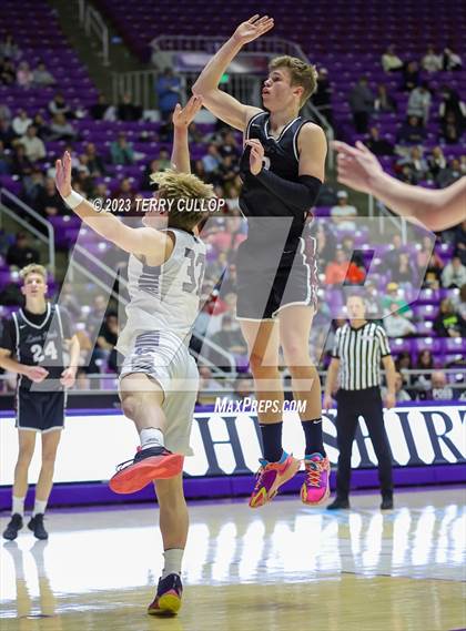 Thumbnail 2 in Corner Canyon vs. Lone Peak (UHSAA 6A Semifinal) photogallery.