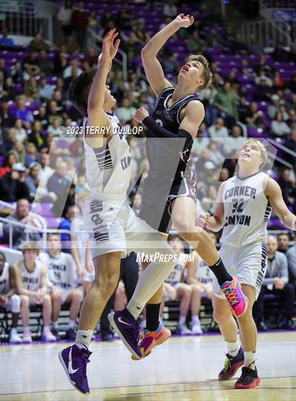 Thumbnail 2 in Corner Canyon vs. Lone Peak (UHSAA 6A Semifinal) photogallery.