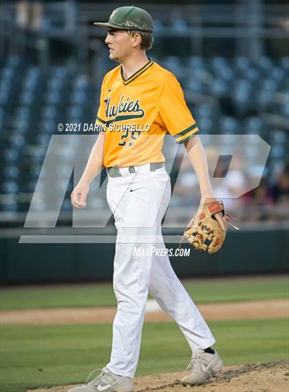Thumbnail 3 in Desert Mountain vs Horizon (AIA 5A Semifinal) photogallery.