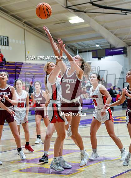 Thumbnail 1 in Glen Rose vs Perryville (Fountain Lake Christmas Classsic) photogallery.