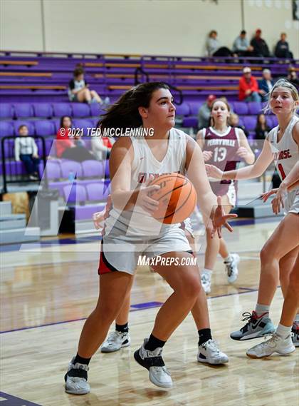 Thumbnail 1 in Glen Rose vs Perryville (Fountain Lake Christmas Classsic) photogallery.