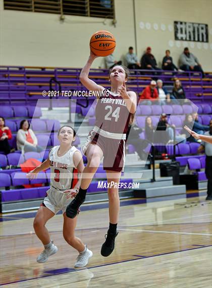 Thumbnail 3 in Glen Rose vs Perryville (Fountain Lake Christmas Classsic) photogallery.